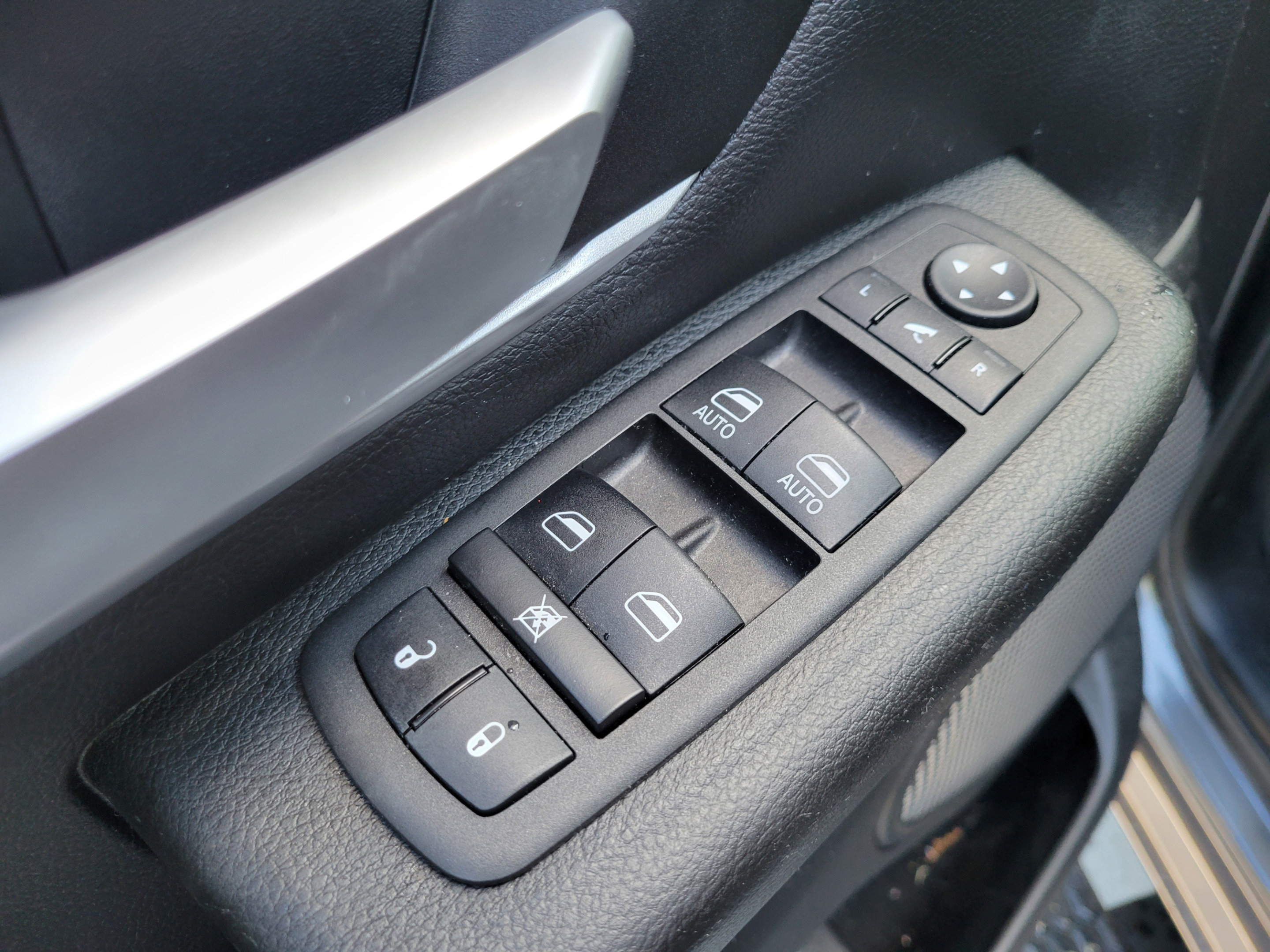 Used 2023 RAM 1500 Big Horn RWD image 13