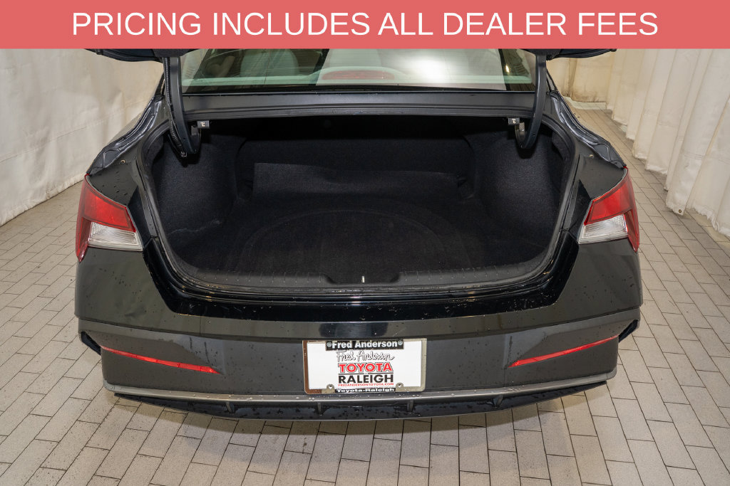 Used 2024 Hyundai Elantra SEL FWD image 5