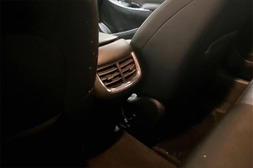 Used 2016 Chevrolet Malibu LT image 10