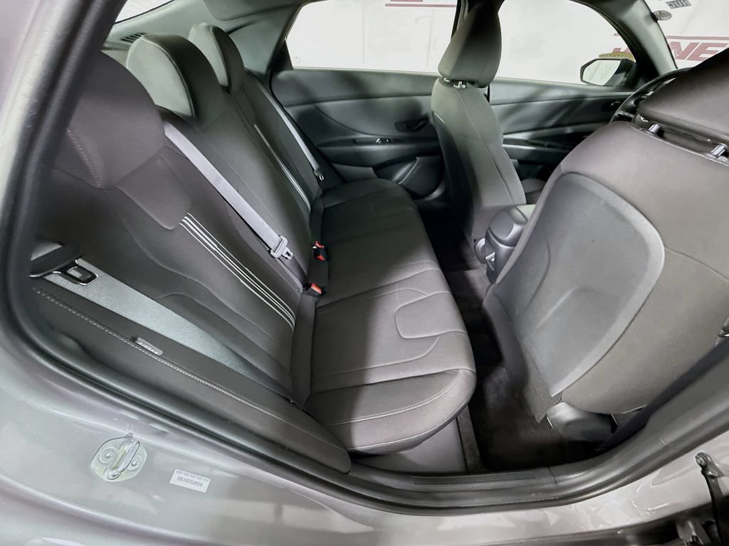 Certified 2025 Hyundai Elantra Sport FWD image 28