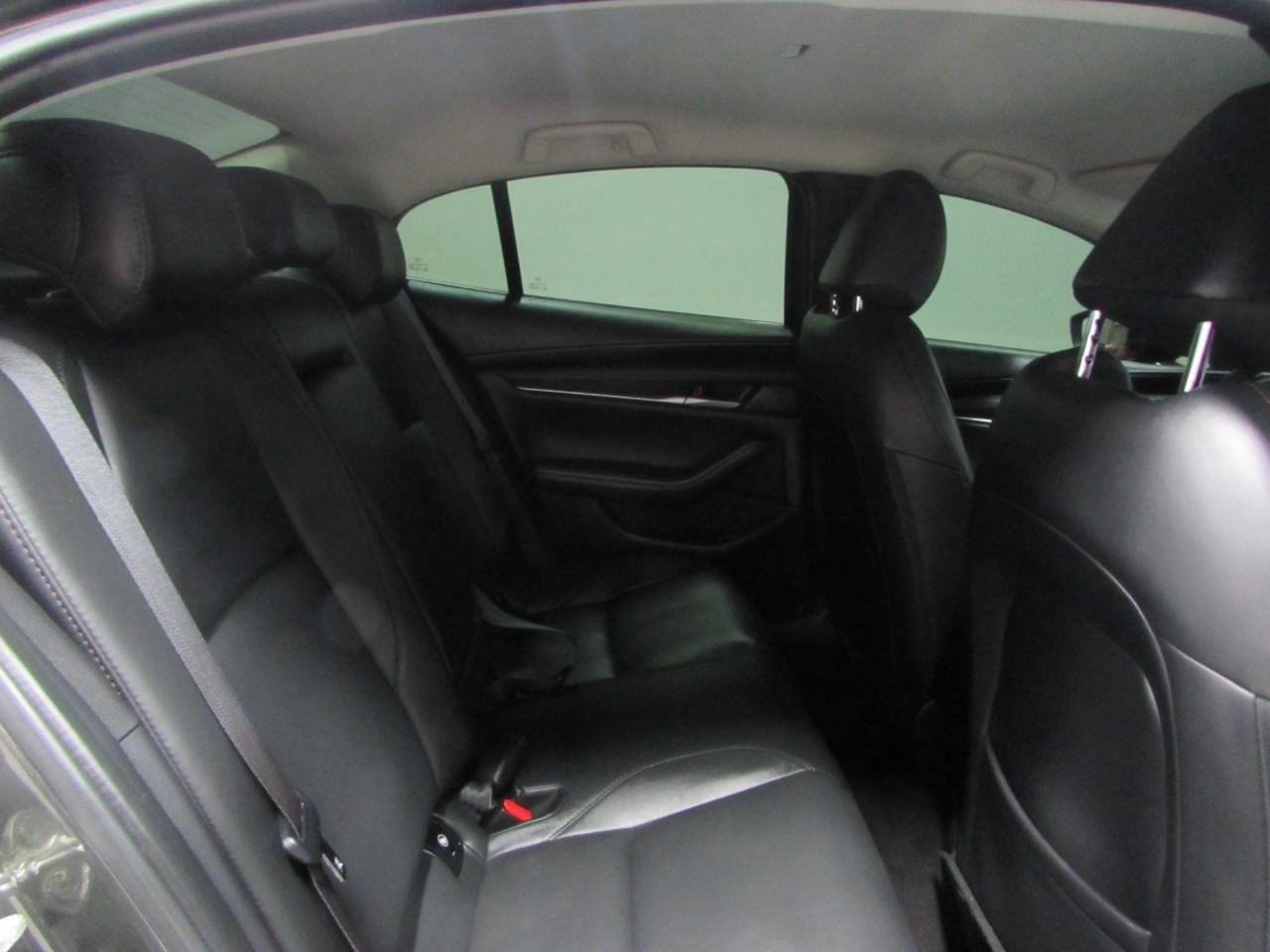 Used 2024 MAZDA MAZDA3 s image 19