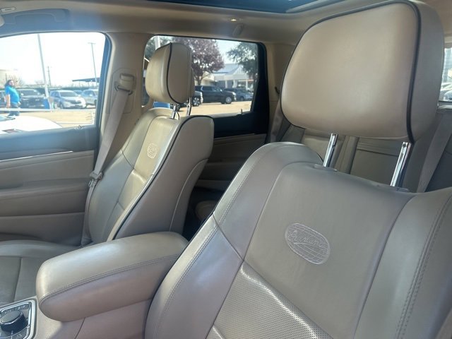 Used 2017 Jeep Grand Cherokee Overland image 6