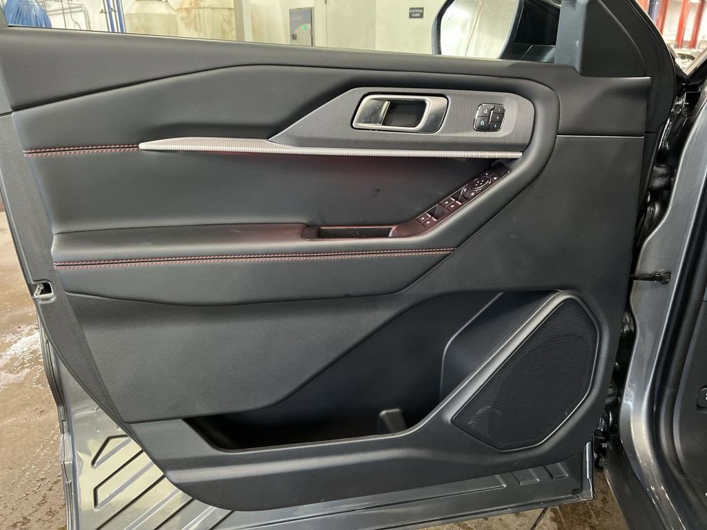 Used 2025 Ford Explorer ST-Line w/ Premium Package image 14