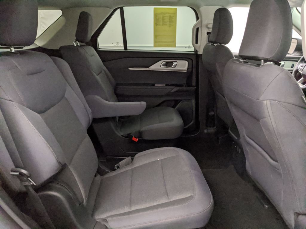 New 2025 Ford Explorer Active image 25