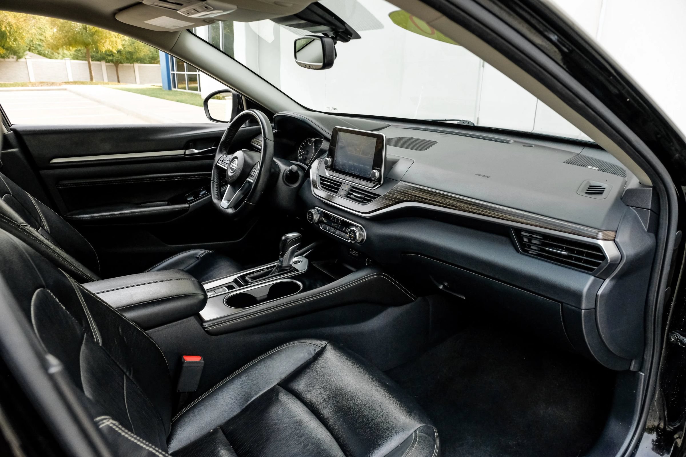 Used 2020 Nissan Altima 2.5 Platinum FWD image 18