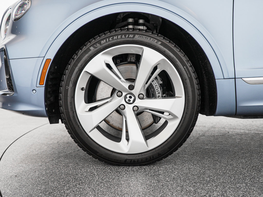 Certified 2023 Bentley Bentayga AWD/4WD image 6