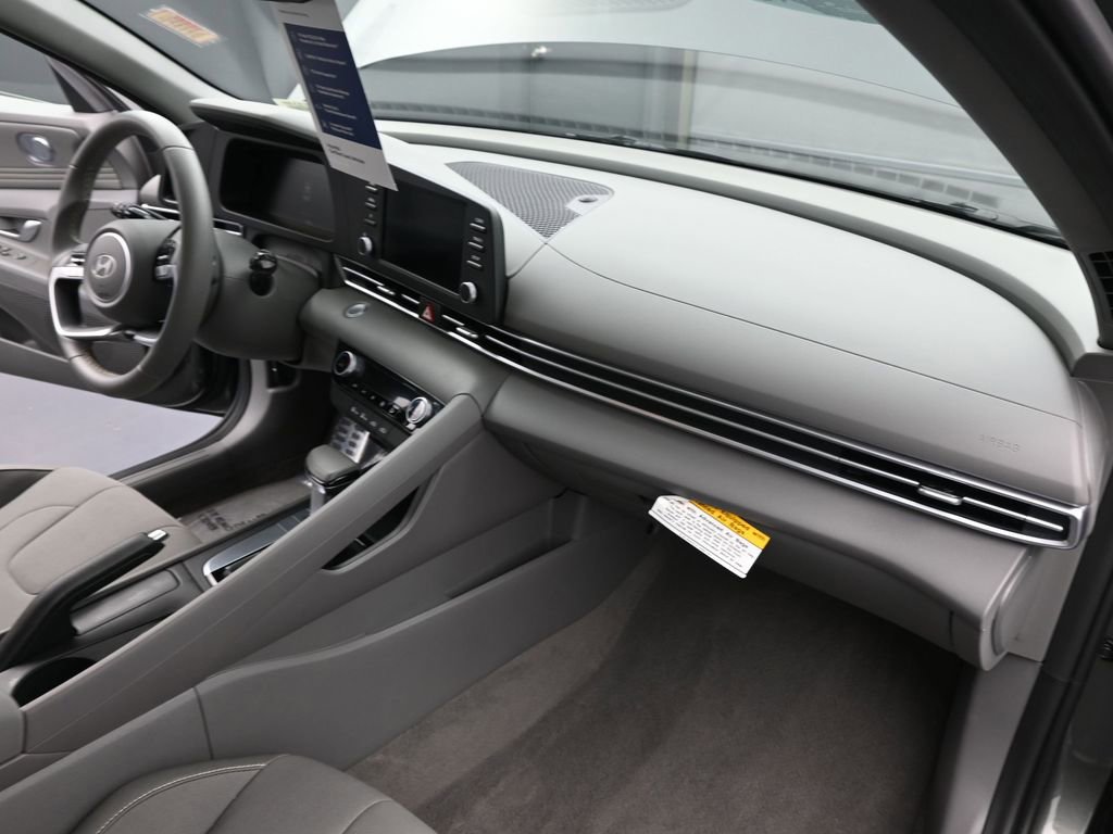 Certified 2026 Hyundai Elantra Sport w/ Cargo Package image 17