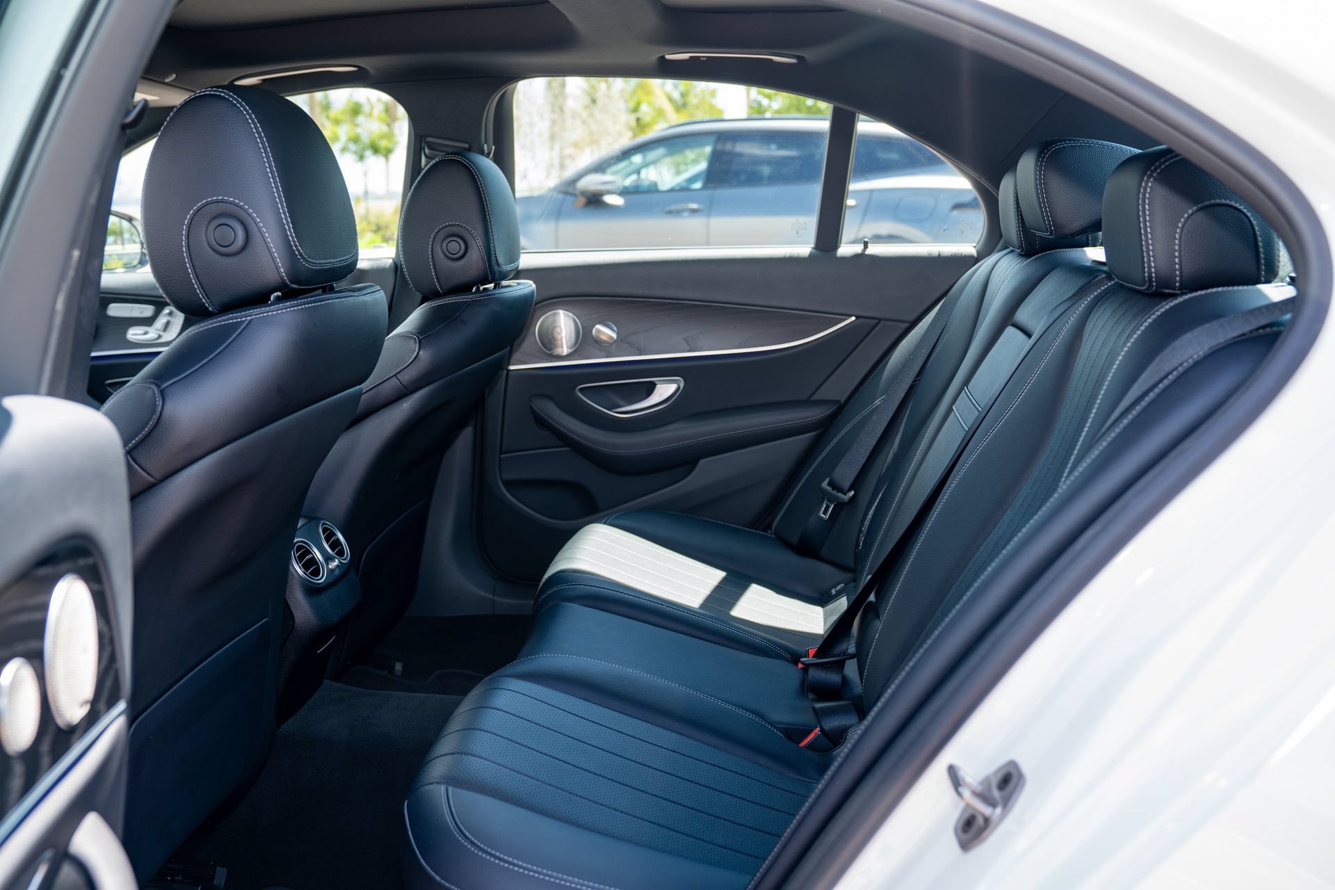 Used 2023 Mercedes-Benz E 350 4MATIC Sedan image 31