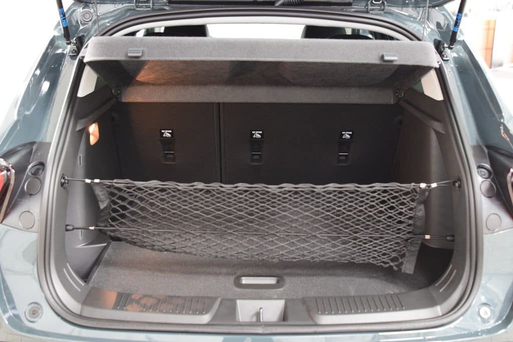 New 2026 Chevrolet Trax LT w/ Sunroof Package FWD image 23
