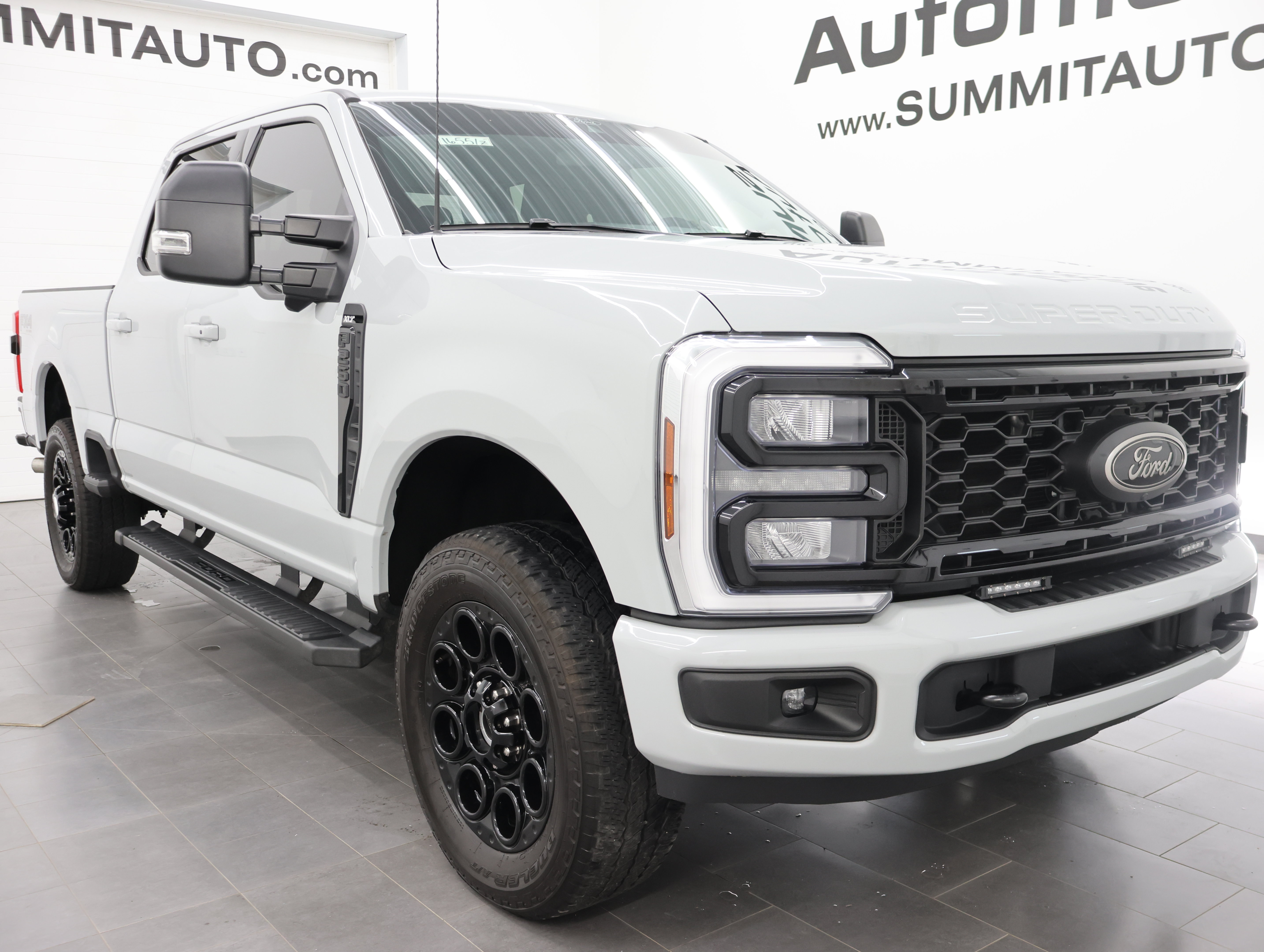 Used 2025 Ford F250 XLT w/ Black Appearance Package AWD/4WD image 2