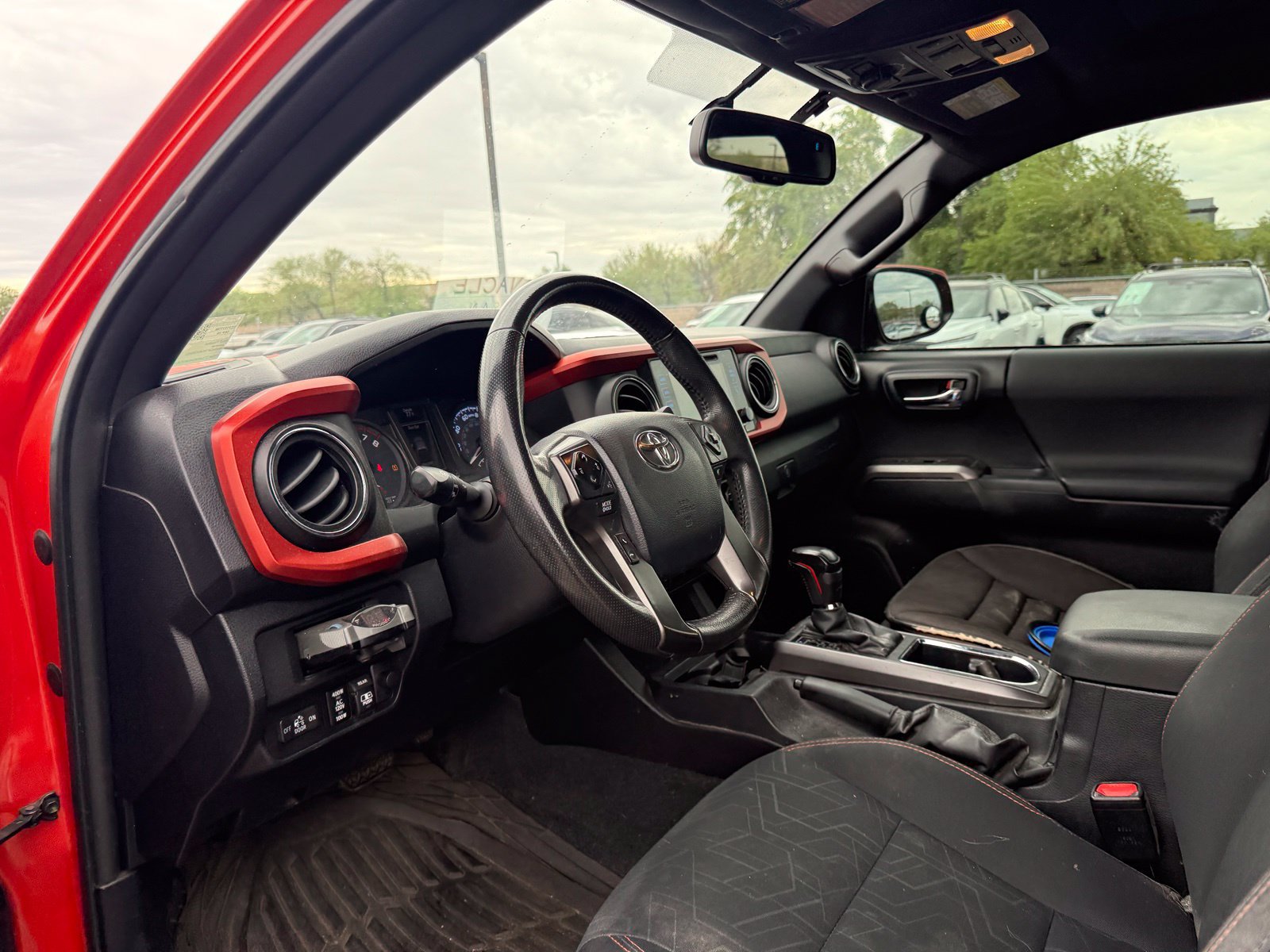 Used 2017 Toyota Tacoma TRD Off-Road AWD/4WD image 15