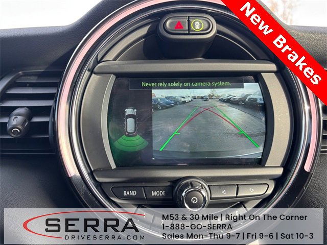 Used 2021 MINI Cooper 4-Door Hardtop w/ 6.5" Touchscreen Package image 25