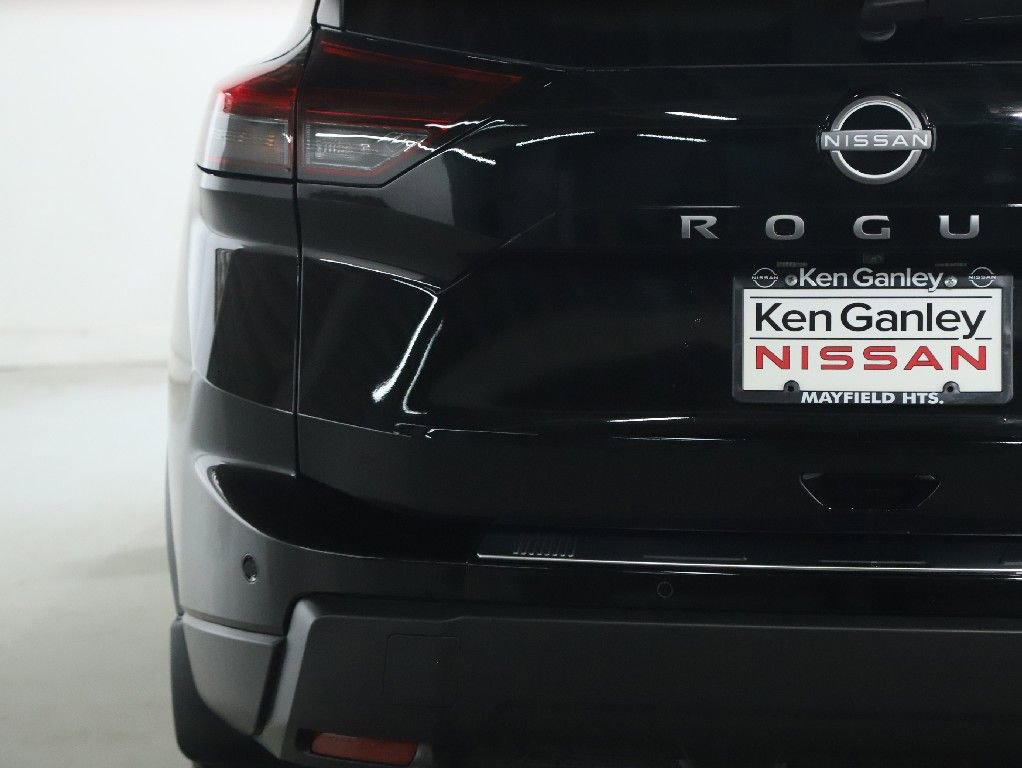 Certified 2026 Nissan Rogue SV image 42