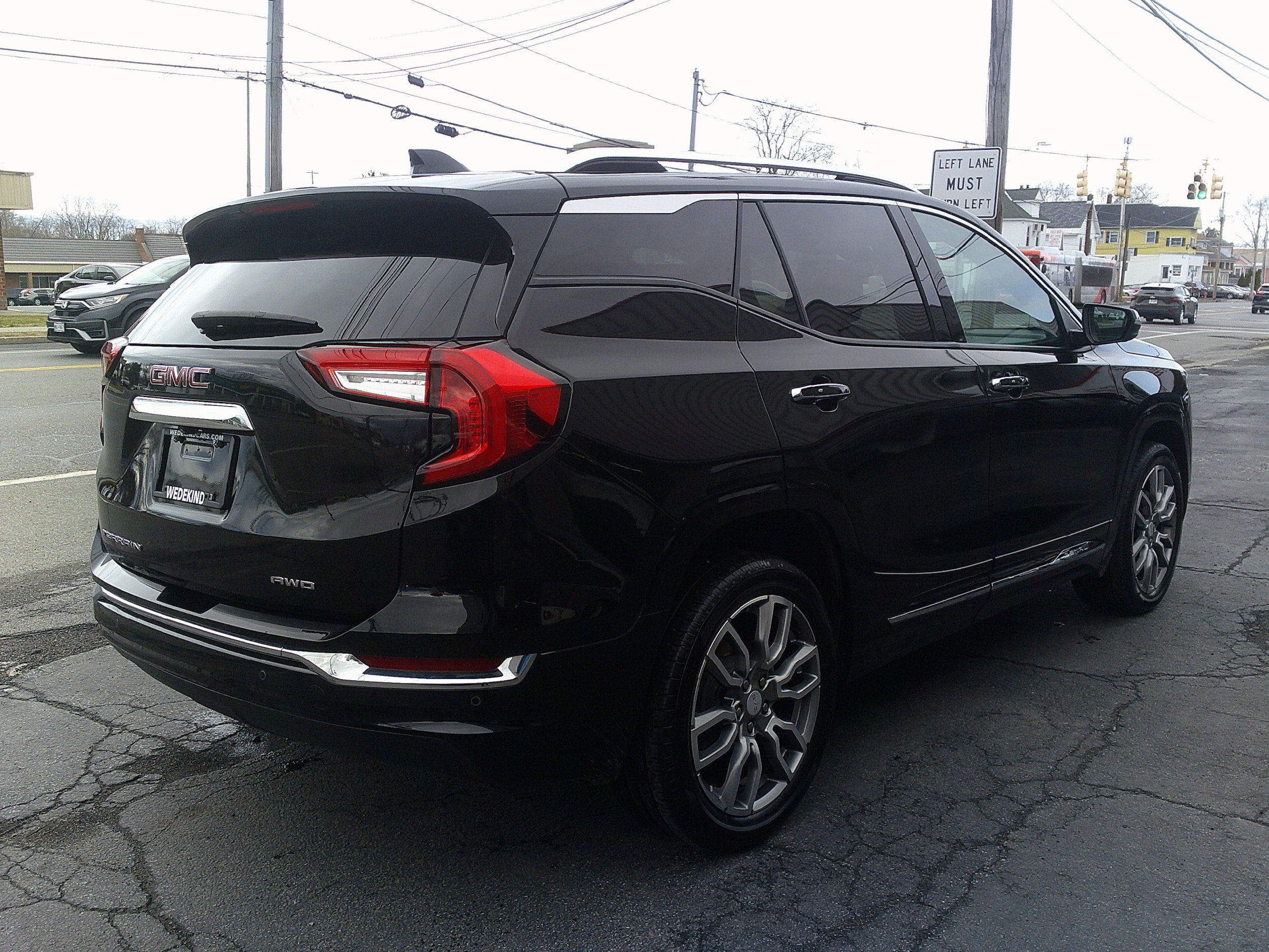 Used 2024 GMC Terrain Denali w/ Denali Premium Package image 5