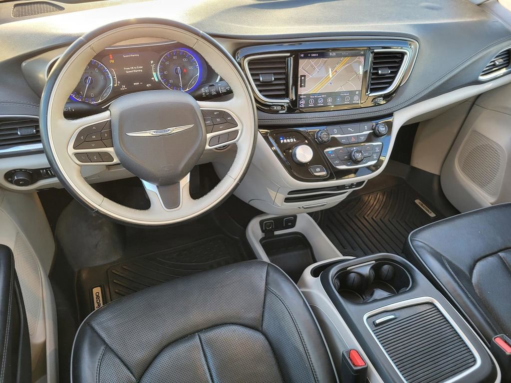 Used 2018 Chrysler Pacifica Limited image 19