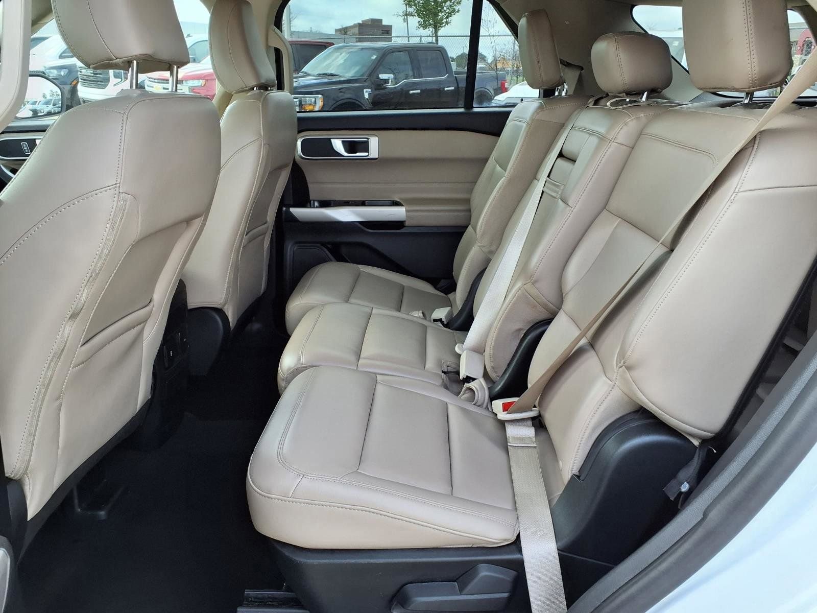 Used 2023 Ford Explorer XLT w/ Equipment Group 202A image 17