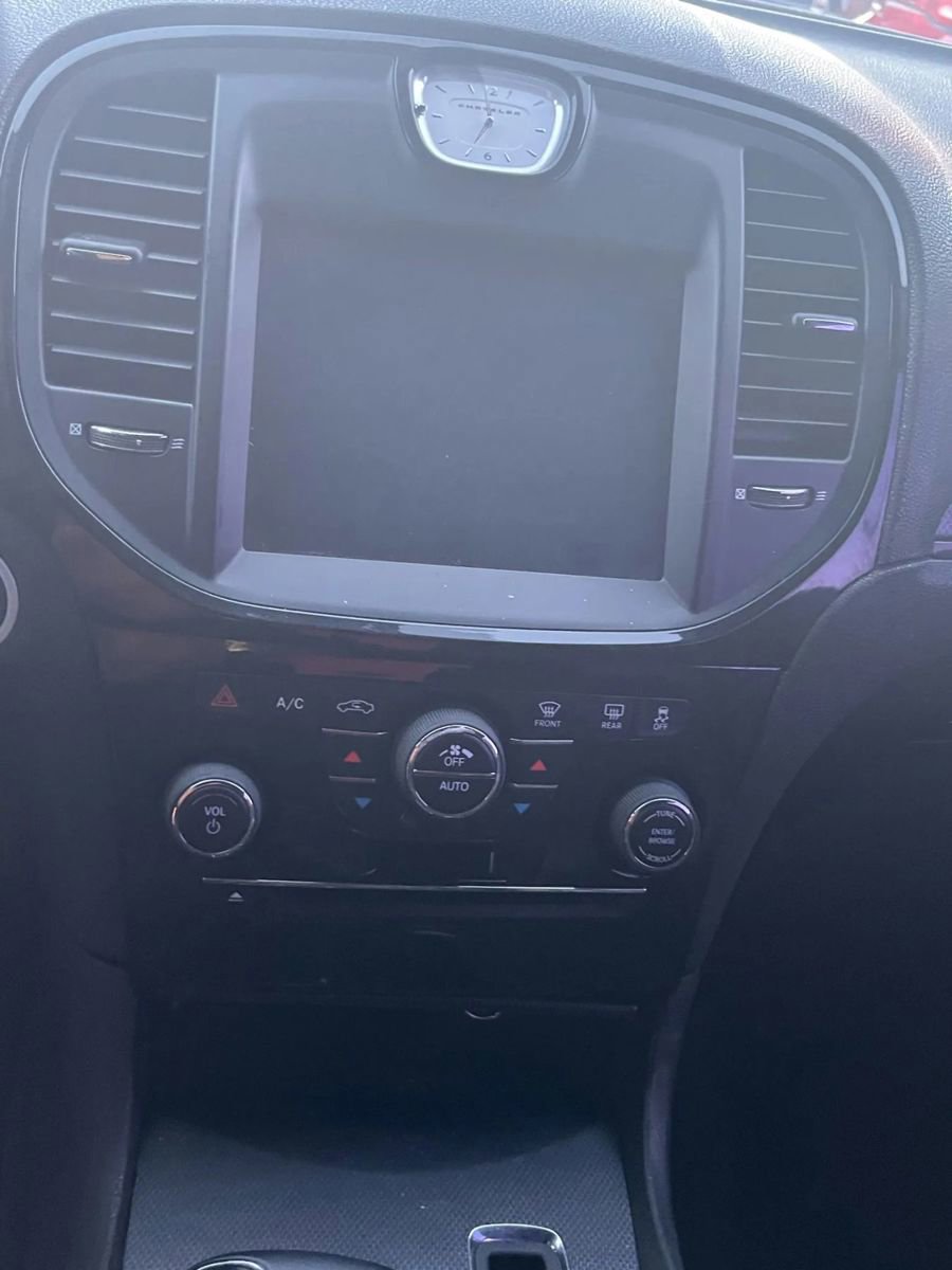 Used 2013 Chrysler 300 S image 34