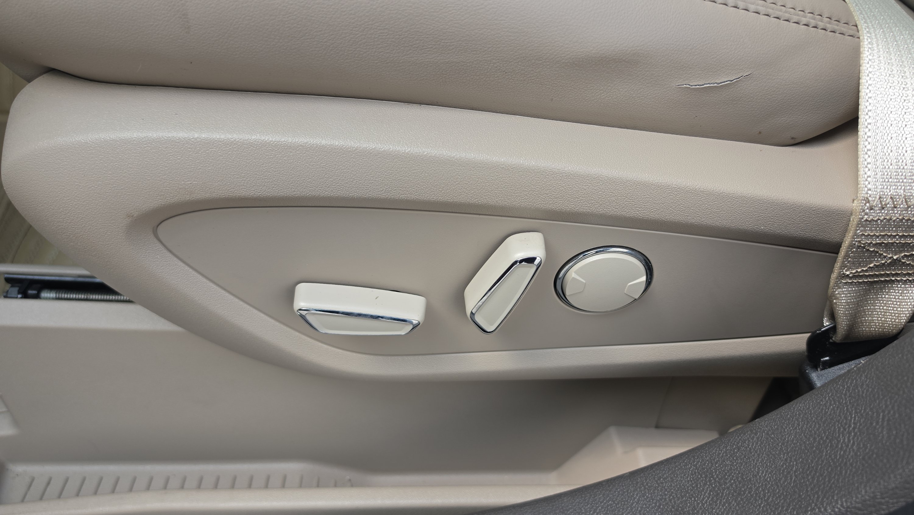 Used 2023 Lincoln Nautilus Reserve AWD/4WD image 10