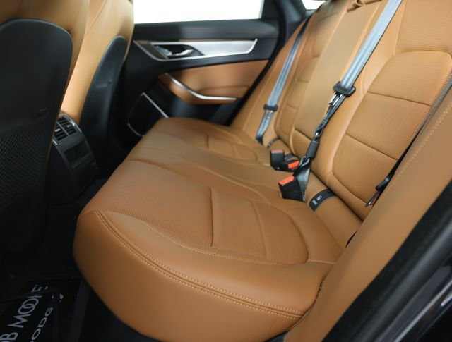 Used 2022 Jaguar XF R-Dynamic SE image 4