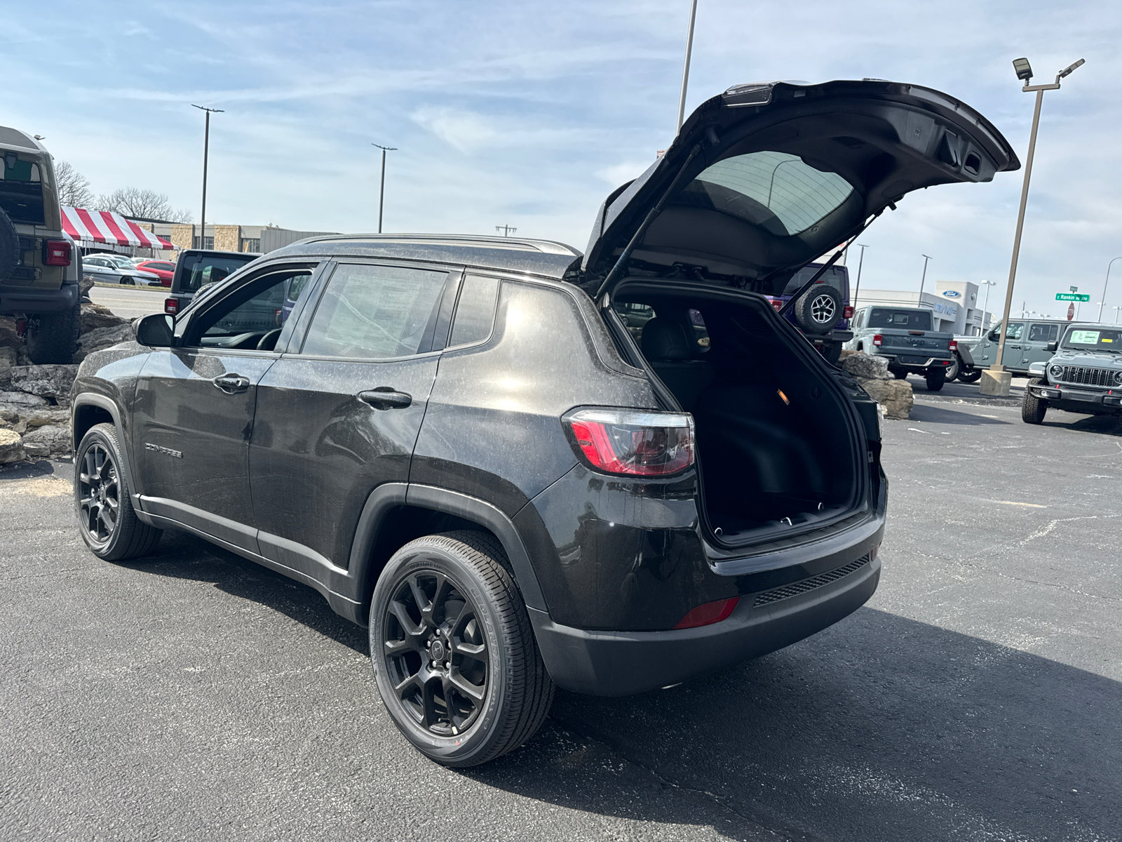 New 2026 Jeep Compass Latitude AWD/4WD image 17