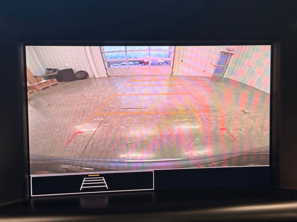 Used 2024 GMC Terrain SLE image 28