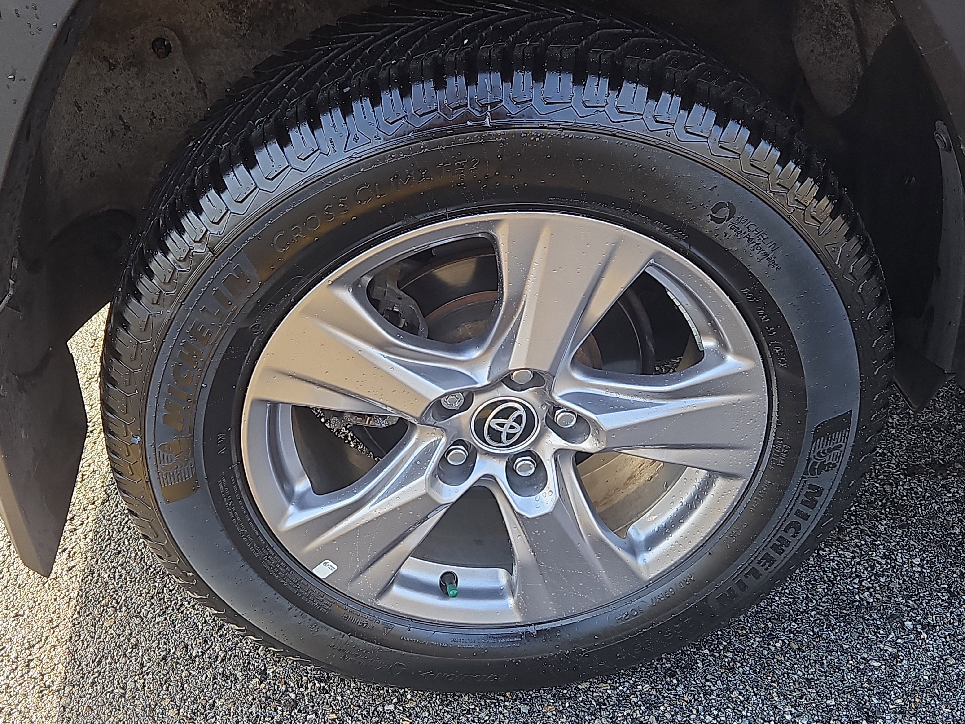 Used 2022 Toyota RAV4 XLE w/ Convenience Package image 27