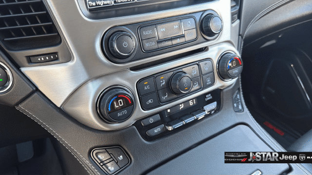 Used 2020 GMC Yukon Denali w/ Denali Ultimate Package AWD/4WD image 22