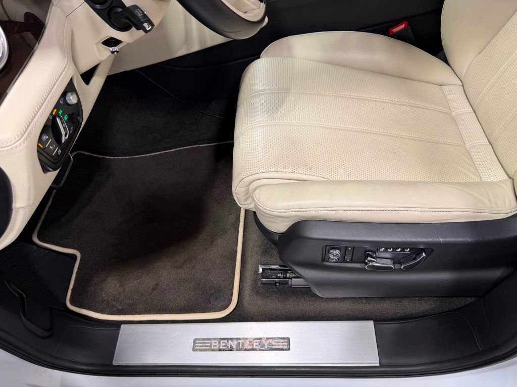 Used 2018 Bentley Bentayga Mulliner AWD/4WD image 5