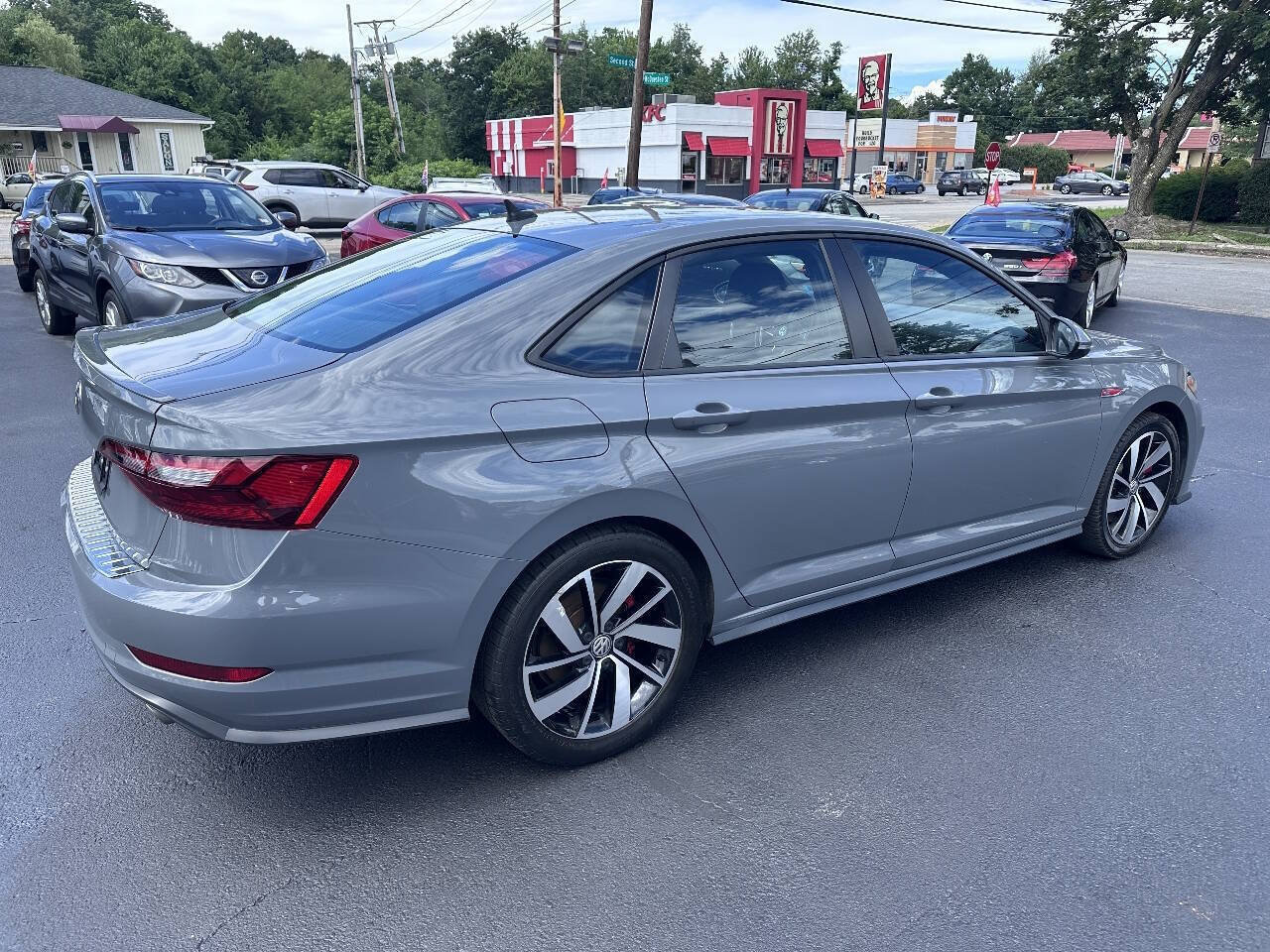 Used 2021 Volkswagen Jetta GLI FWD image 4