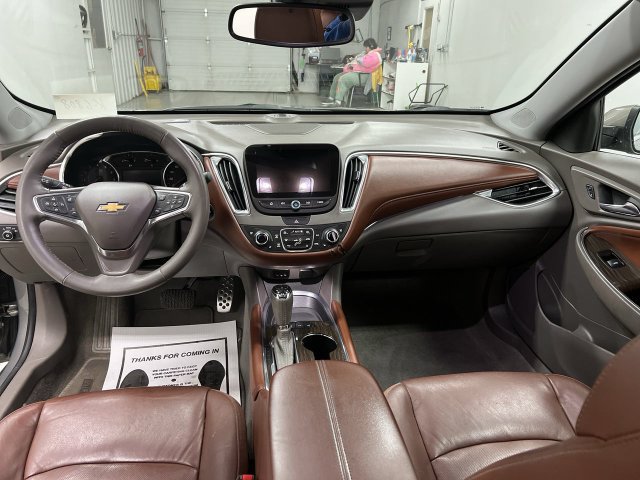 Used 2017 Chevrolet Malibu Premier w/ Premier Sun and Wheel Package FWD image 21