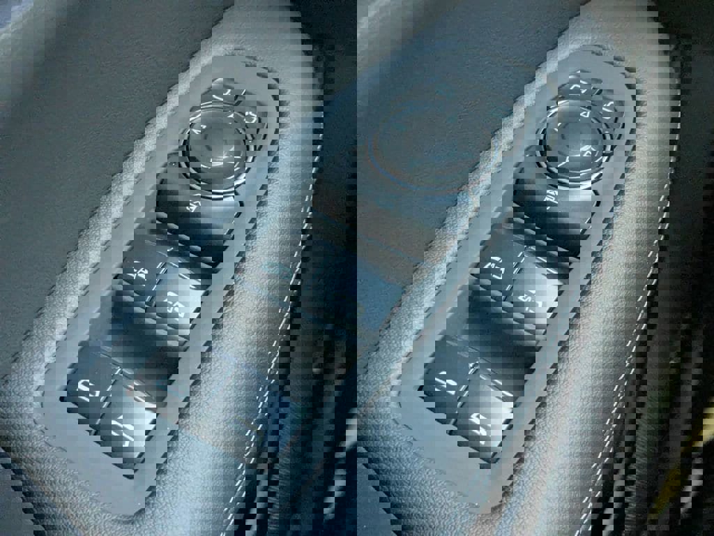 New 2026 Cadillac XT5 Luxury image 27