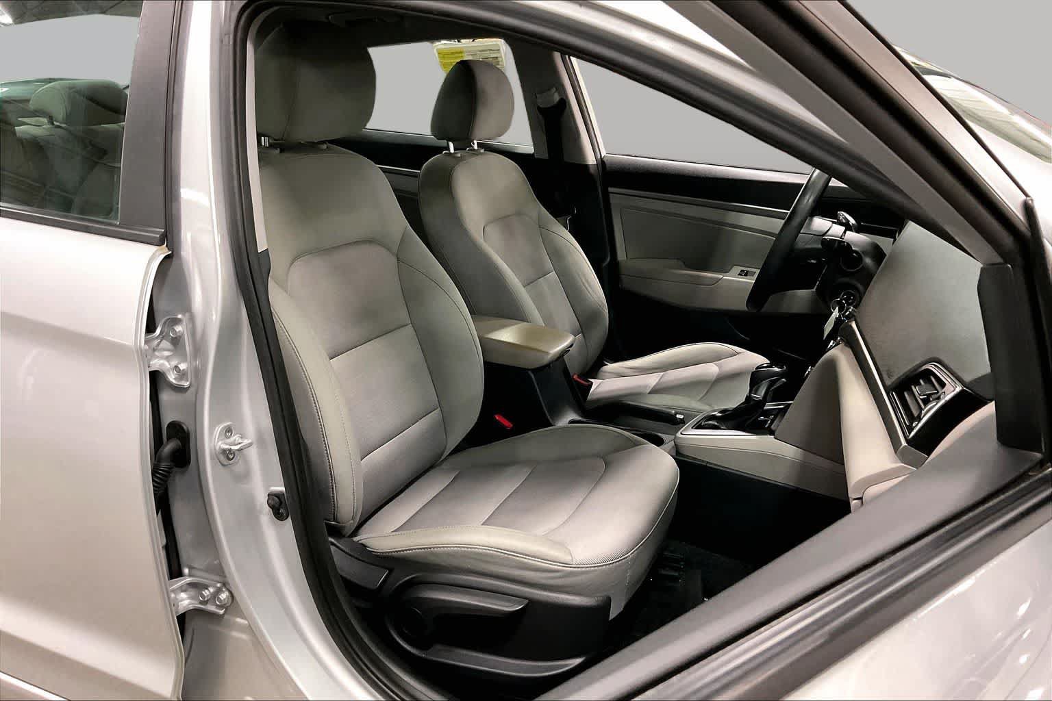 Used 2017 Hyundai Elantra SE FWD image 9