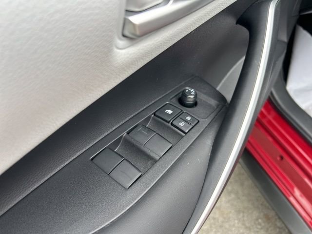 Used 2022 Toyota Corolla SE w/ SE Premium Package FWD image 12