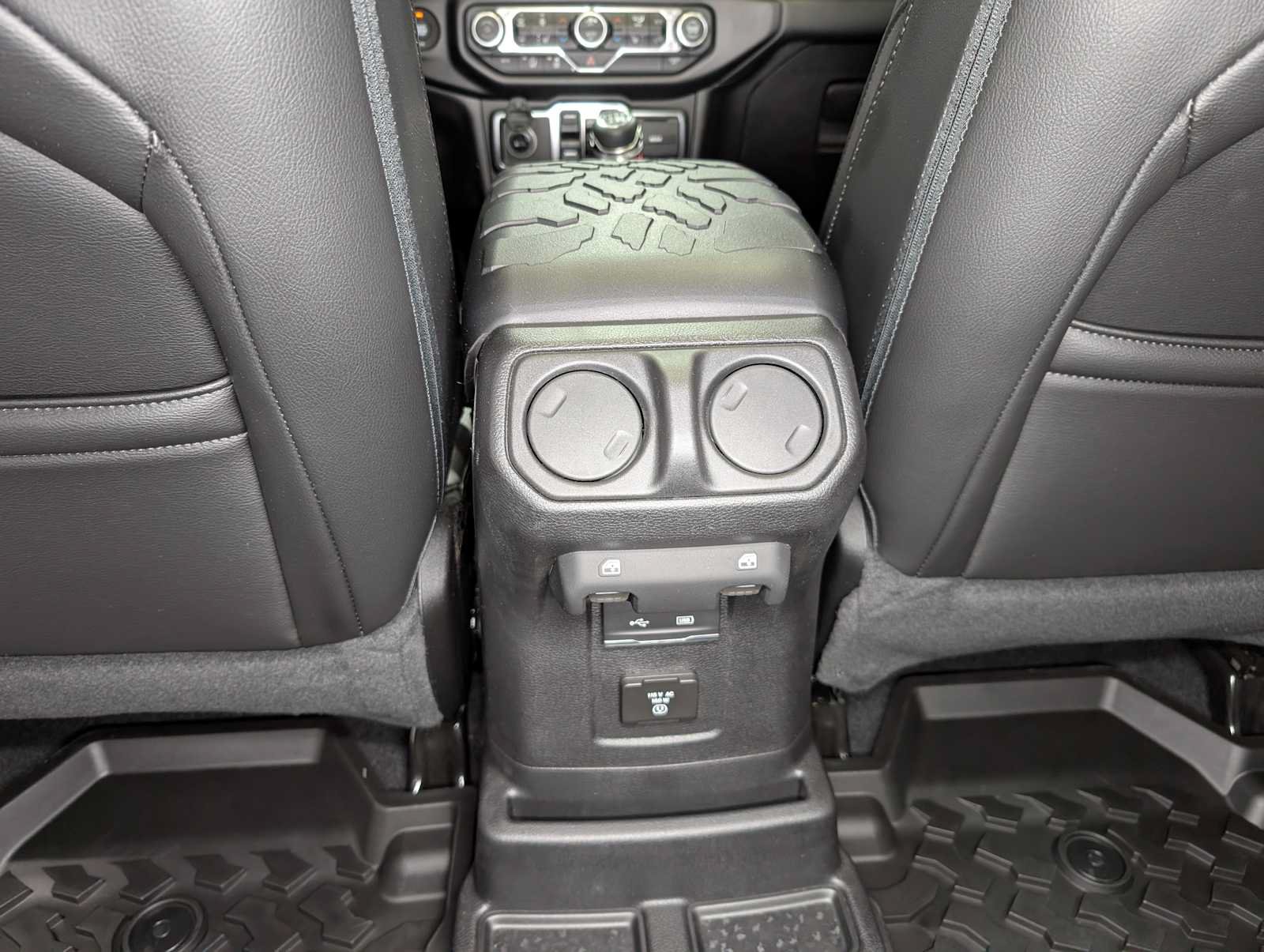 Used 2019 Jeep Wrangler Unlimited Sahara AWD/4WD image 26