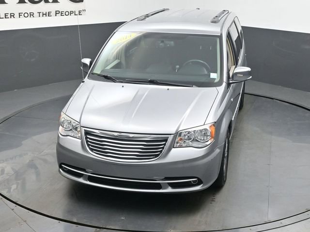 Used 2014 Chrysler Town & Country Touring-L image 46
