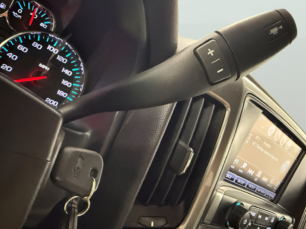 Used 2018 Chevrolet Silverado 1500 LT AWD/4WD image 22