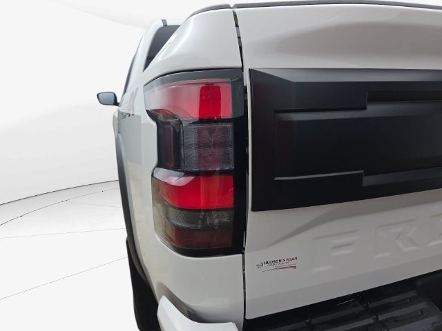 Used 2025 Nissan Frontier PRO-4X AWD/4WD image 35