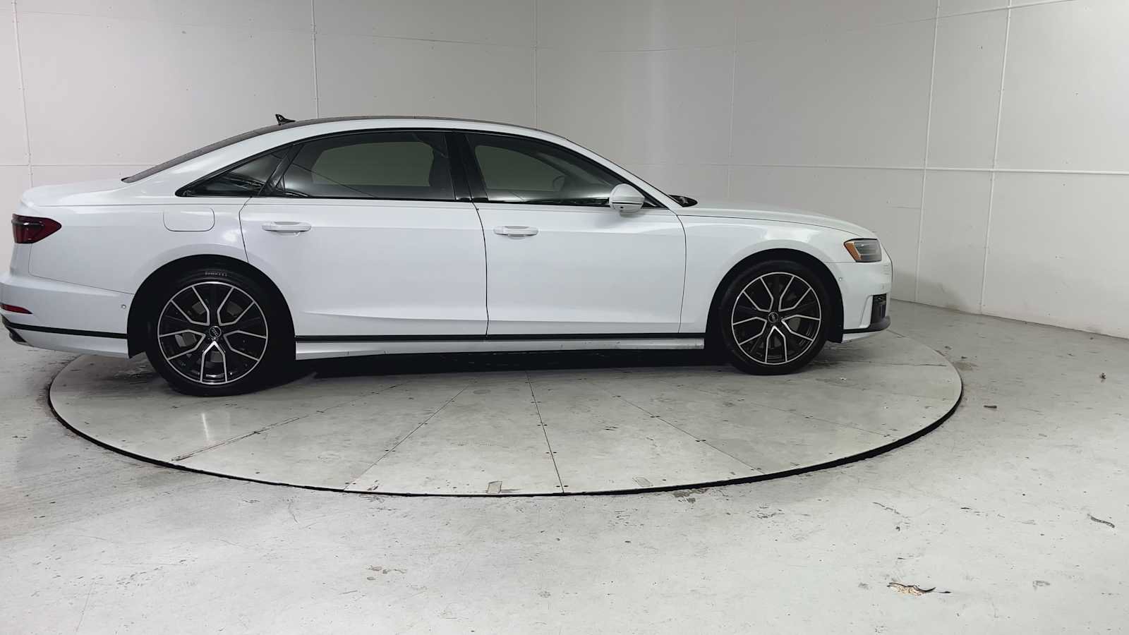 Used 2020 Audi A8 L 4.0T w/ Executive Package image 9