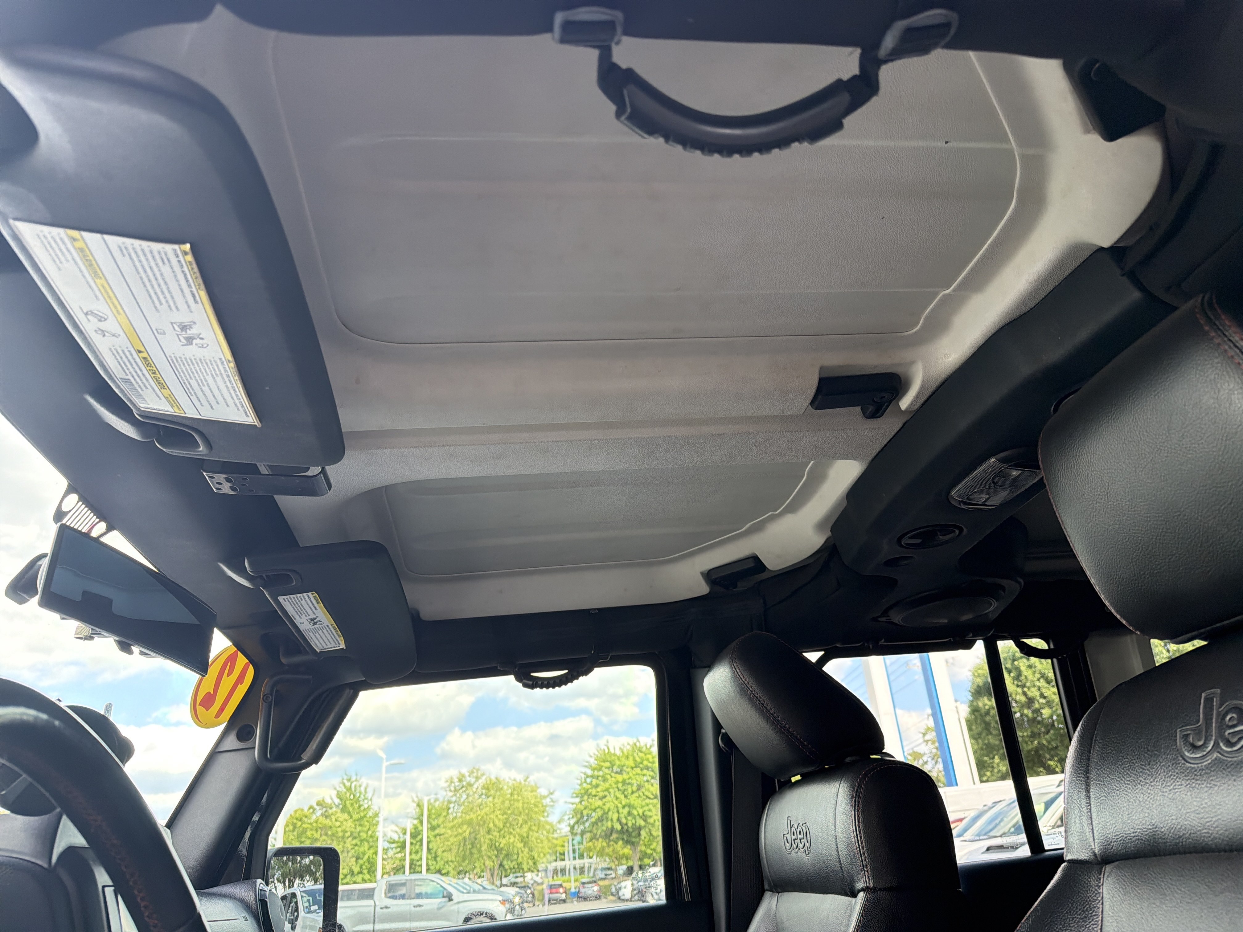 Used 2012 Jeep Wrangler Unlimited Sahara AWD/4WD image 28