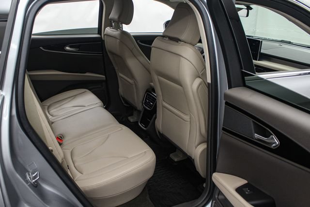 Used 2023 Lincoln Nautilus AWD w/ Premium Package image 19