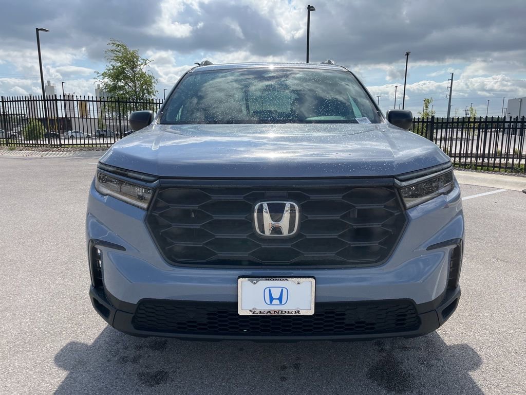 Certified 2025 Honda Pilot Sport image 2