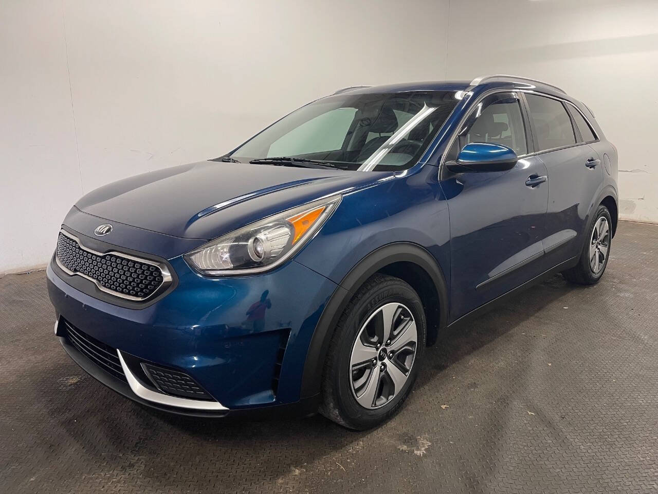 Used 2018 Kia Niro LX FWD image 1