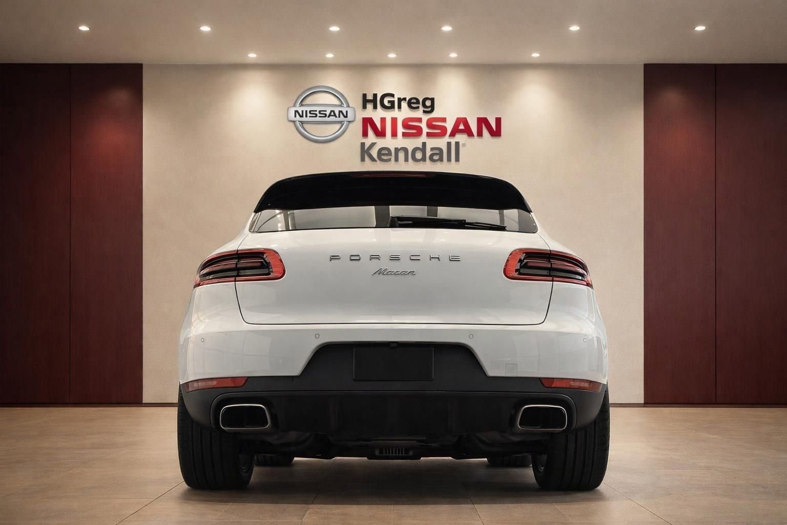 Used 2017 Porsche Macan AWD/4WD image 5