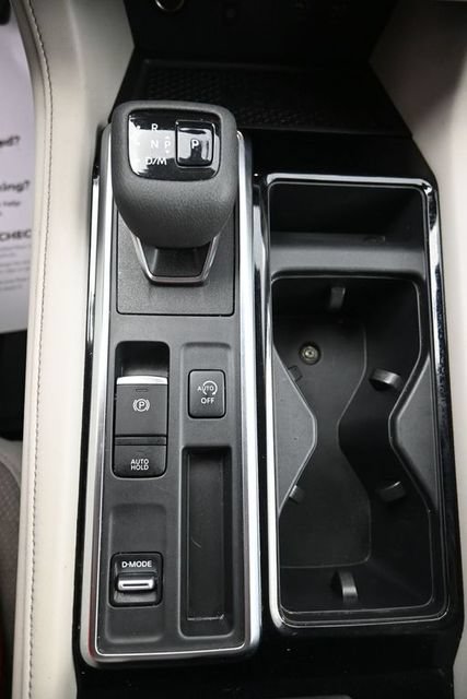 Used 2023 Nissan Pathfinder SL FWD image 19