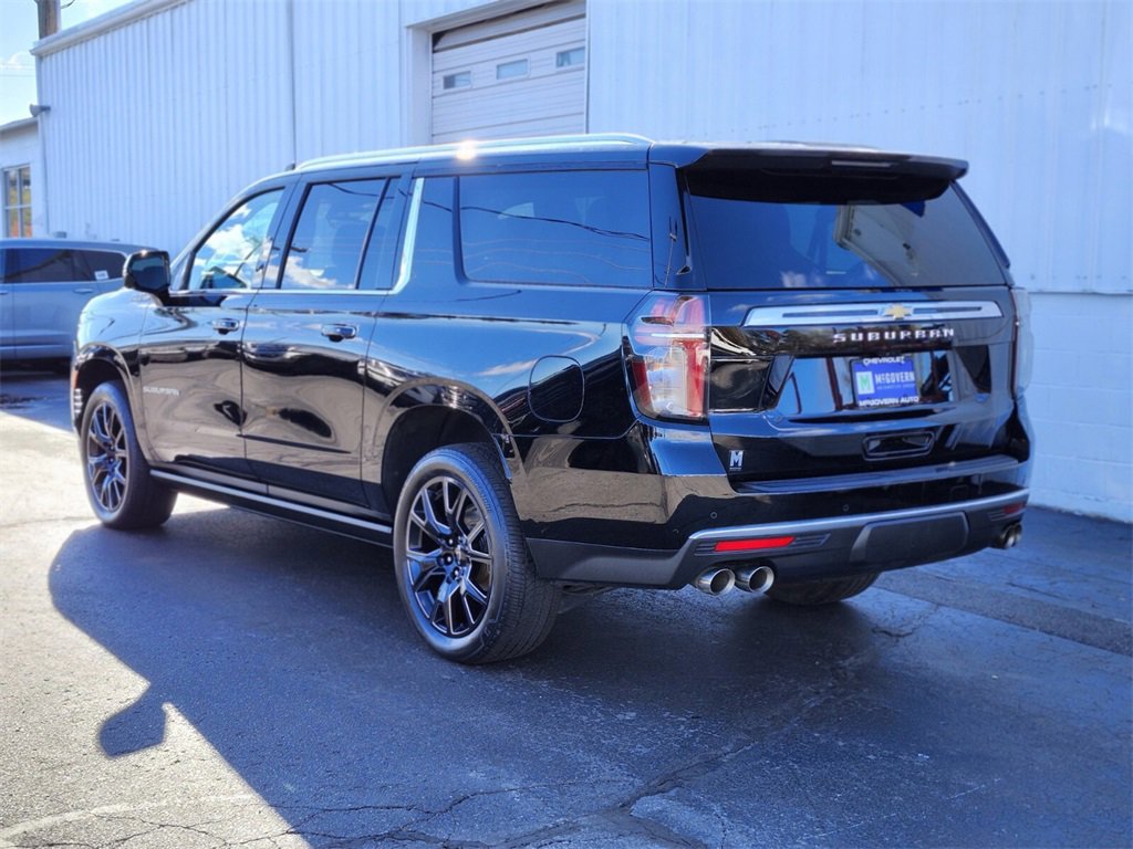 Used 2023 Chevrolet Suburban High Country w/ Premium Package 2 image 3