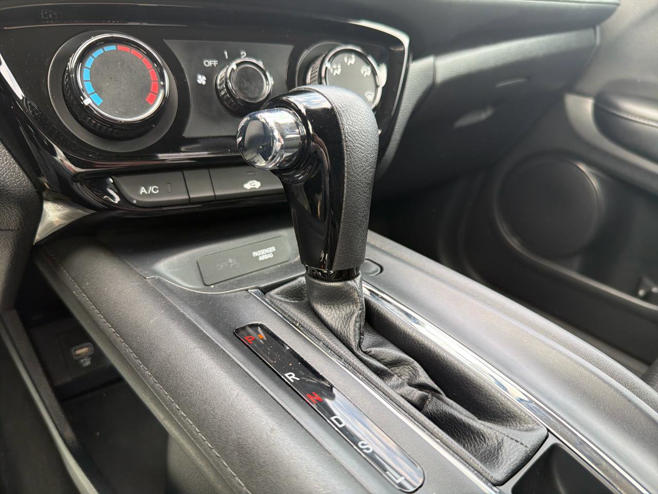 Used 2022 Honda HR-V LX image 22