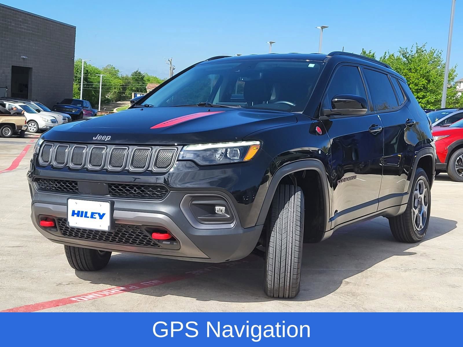 Used 2022 Jeep Compass Trailhawk w/ Trailhawk Elite Group image 2