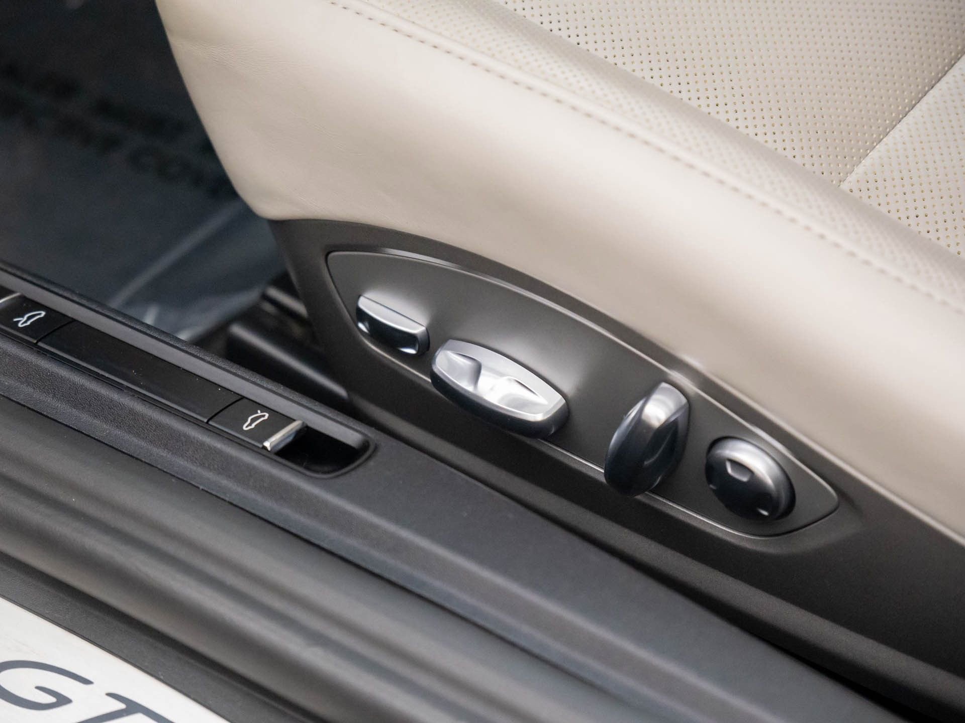 Certified 2019 Porsche 718 Boxster GTS image 15