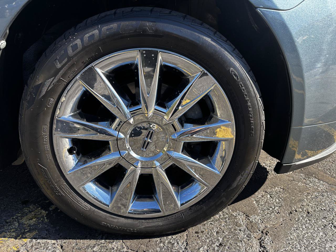 Used 2012 Lincoln MKZ FWD image 10