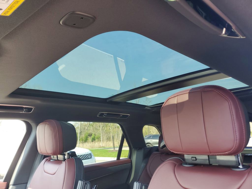 New 2026 Land Rover Range Rover Sport Dynamic SE AWD/4WD image 13